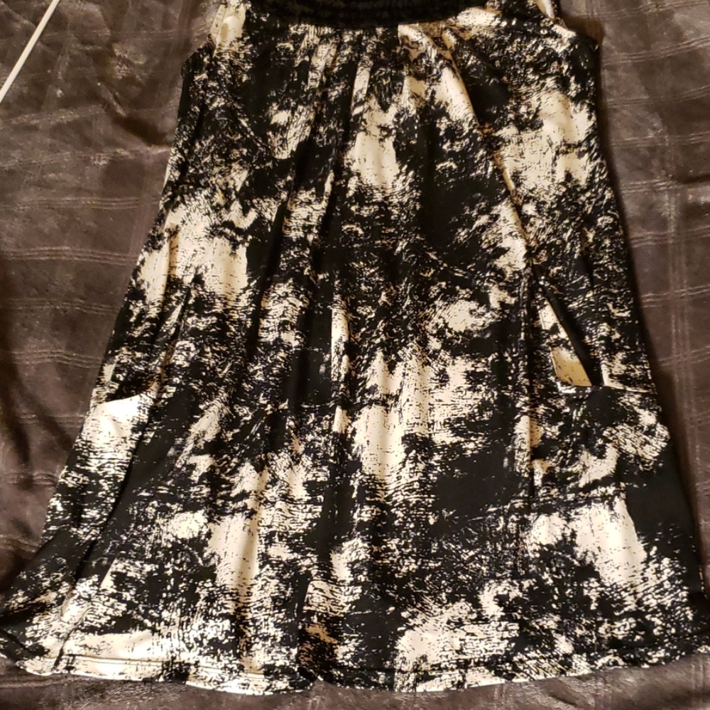 Dress - Picture 2 of 3